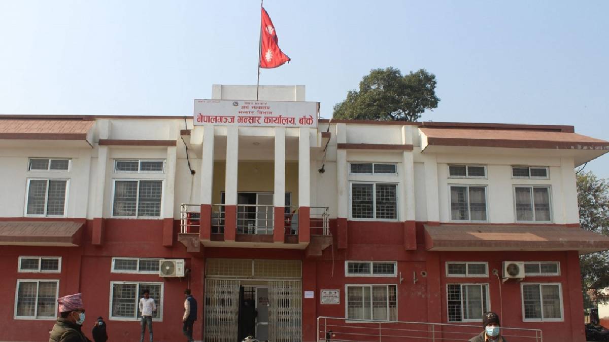 चामलसहितका कन्टेनर एक महिनादेखि भन्सारमै